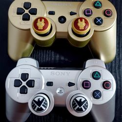 PS3 Controllers Marvel Theme