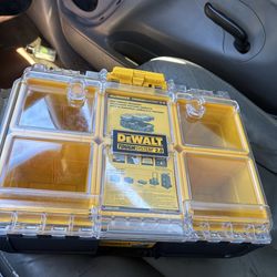 Dewalt carriying case and organizer