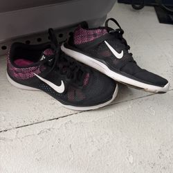 Women’s Nike Cross Training Shoes Size 6.0