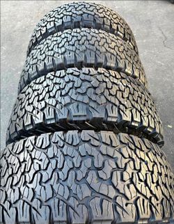 265 65 17 Bfgoodrich ko2 tires Con 80% de Vida Las 4