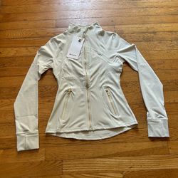 White Lulu lemon set jacket and leggings