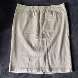 Cream high-waisted pencil skirt 