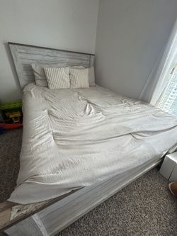 Queen Bed Wood Frame & Mattress