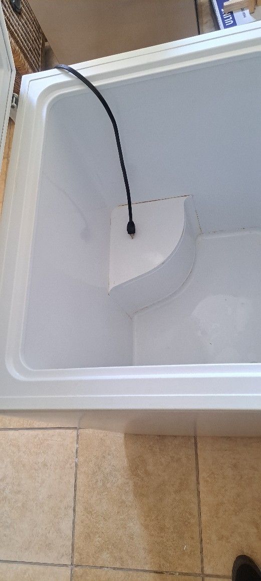 GOOD DEEP FREEZER