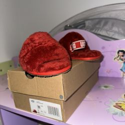 UGG FLUFF YEAH SLIDE SLIPPER SIZE: 11