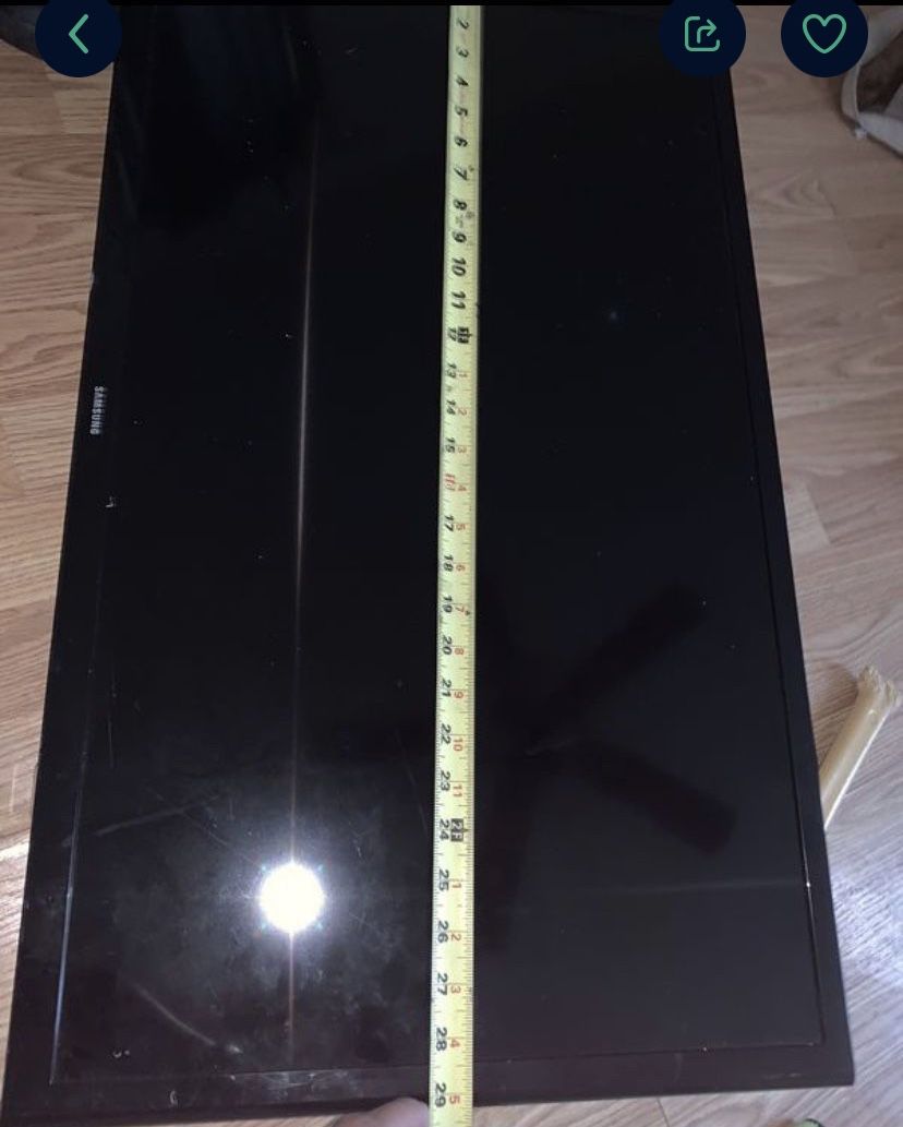 Photo 32 RV flat Screen TV hanging