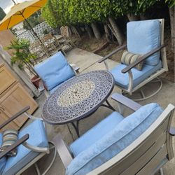 5 Pc Patio Set/4 Swivel Chairs,and Coffee Table/outdoor Furniture/Cash Only 