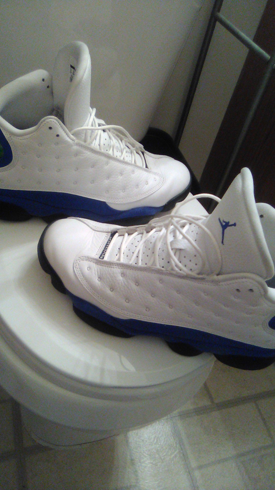 Jordan 13 size 11 (blue)
