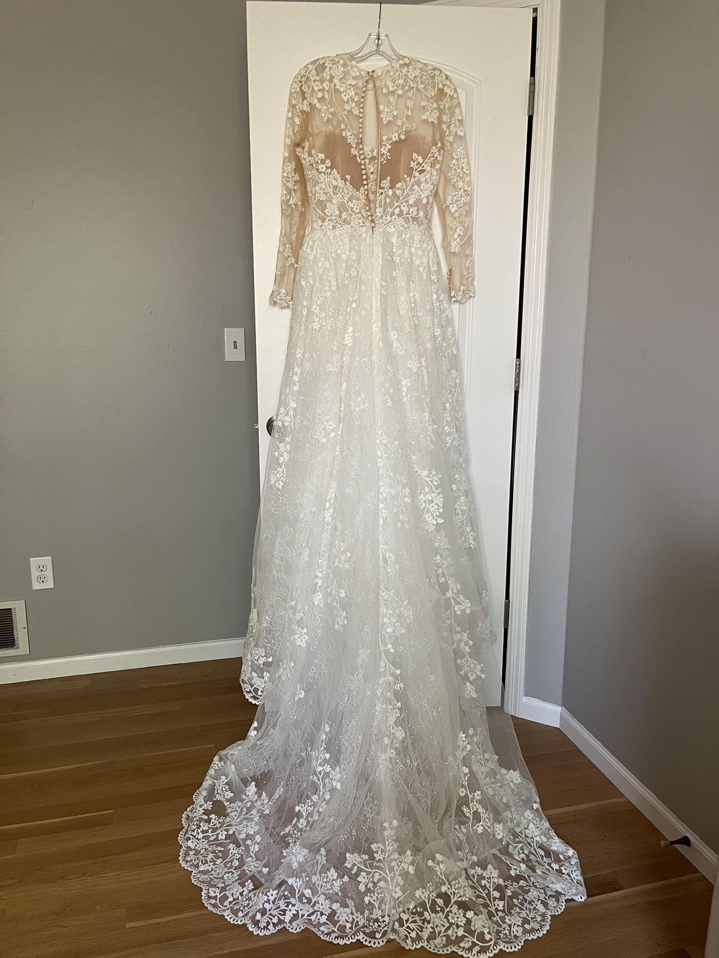 Brand New Wedding Dress