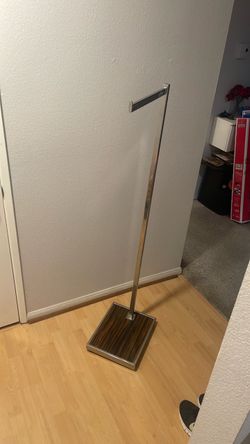 5ft retail clothes rack chrome stand