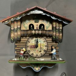 RARE Vintage Antique Germany Black Forest Strike Cuckoo Clock