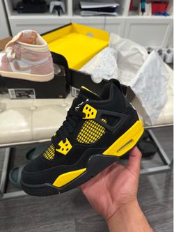 Jordan 4 Retro Thunder 2023 (GS)