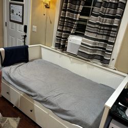 Double Day Bed w Drawers- $370 OBO