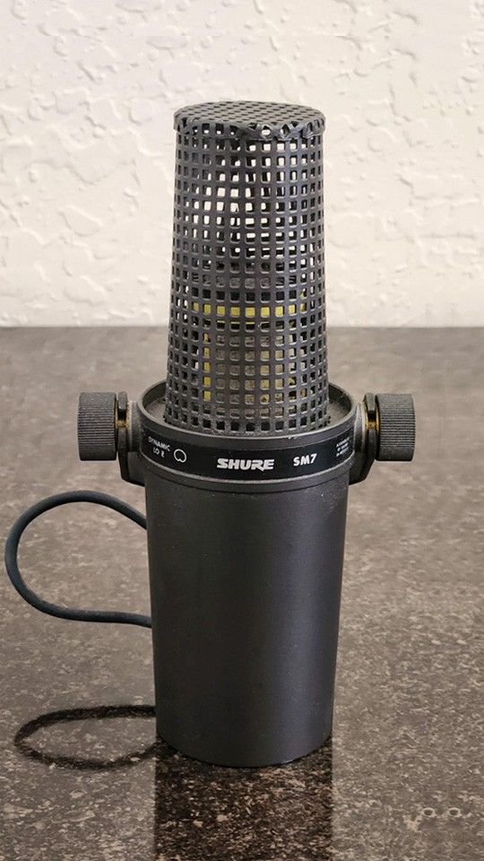 Shure SM7 Vintage Microphone