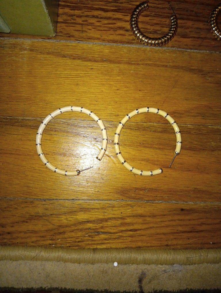 White Bamboo Style Hoop Ear Rings