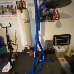 Everlast Boxing Stand 