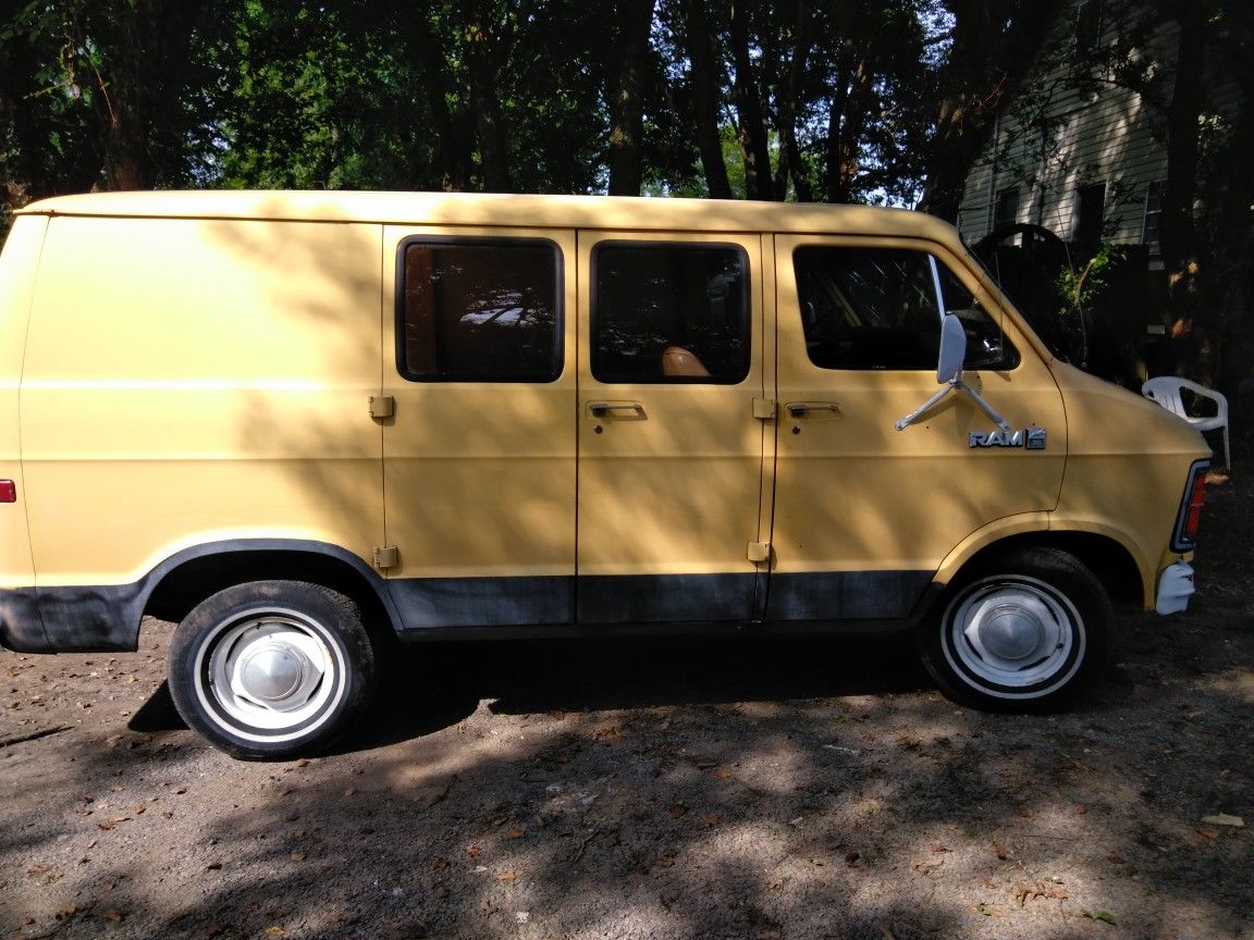 1981 Dodge Ram Van