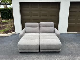 Couch/Sofa Love Seat - Gray - Delivery Available 🚛