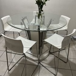 Modern Dinner Table With Chairs 
