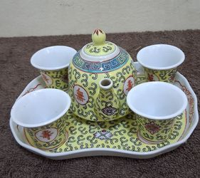 Rare 6-Pc Chinese Jingdezhen Yellow Famille Jaune Tea Ceremony Set – Vintage Chinoiserie Centerpiece Home Decor with Scalloped Tray (Factory 07 Stamp)
