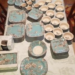 222Fifth Fine Porcelain China Turquoise Adelaide Collection