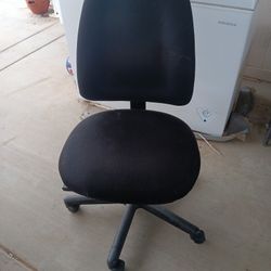 $15 Desk Chair / Silla Para Escritorio