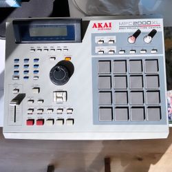 AKAI MPC 2000XL 