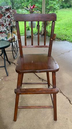 Antique old Child’s Dark Stain Wood Chair