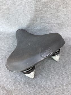 VINTAGE MESINGER BICYCLE SEAT