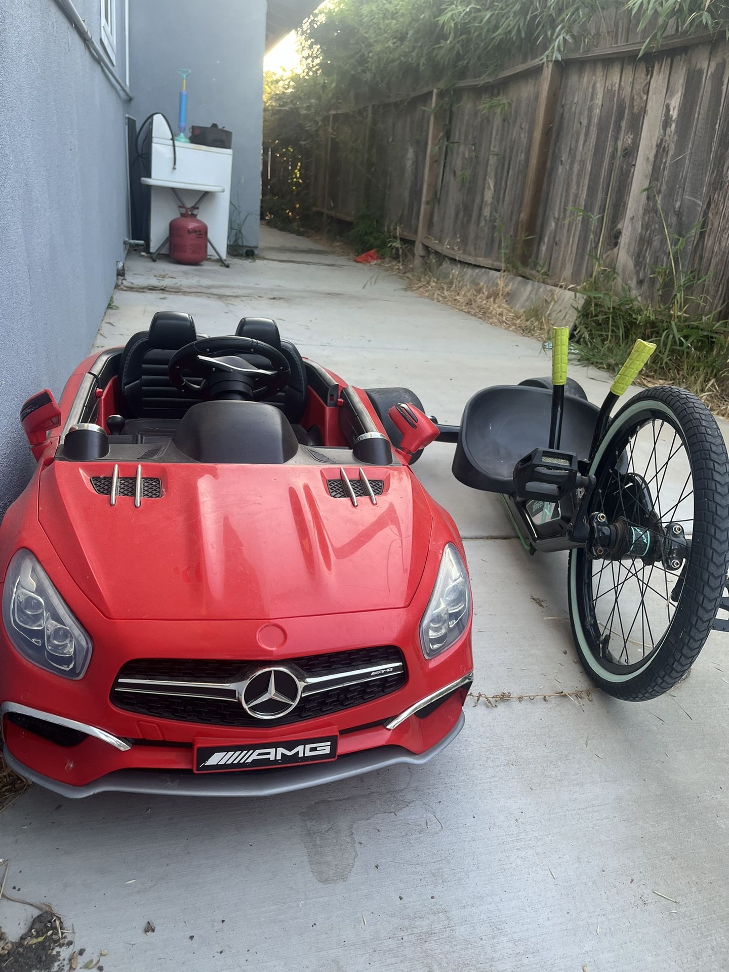 Kids Mini Mercedes Car & Green Machine Drift Tricycle.