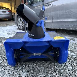 Snowjoe Snow Blower. 