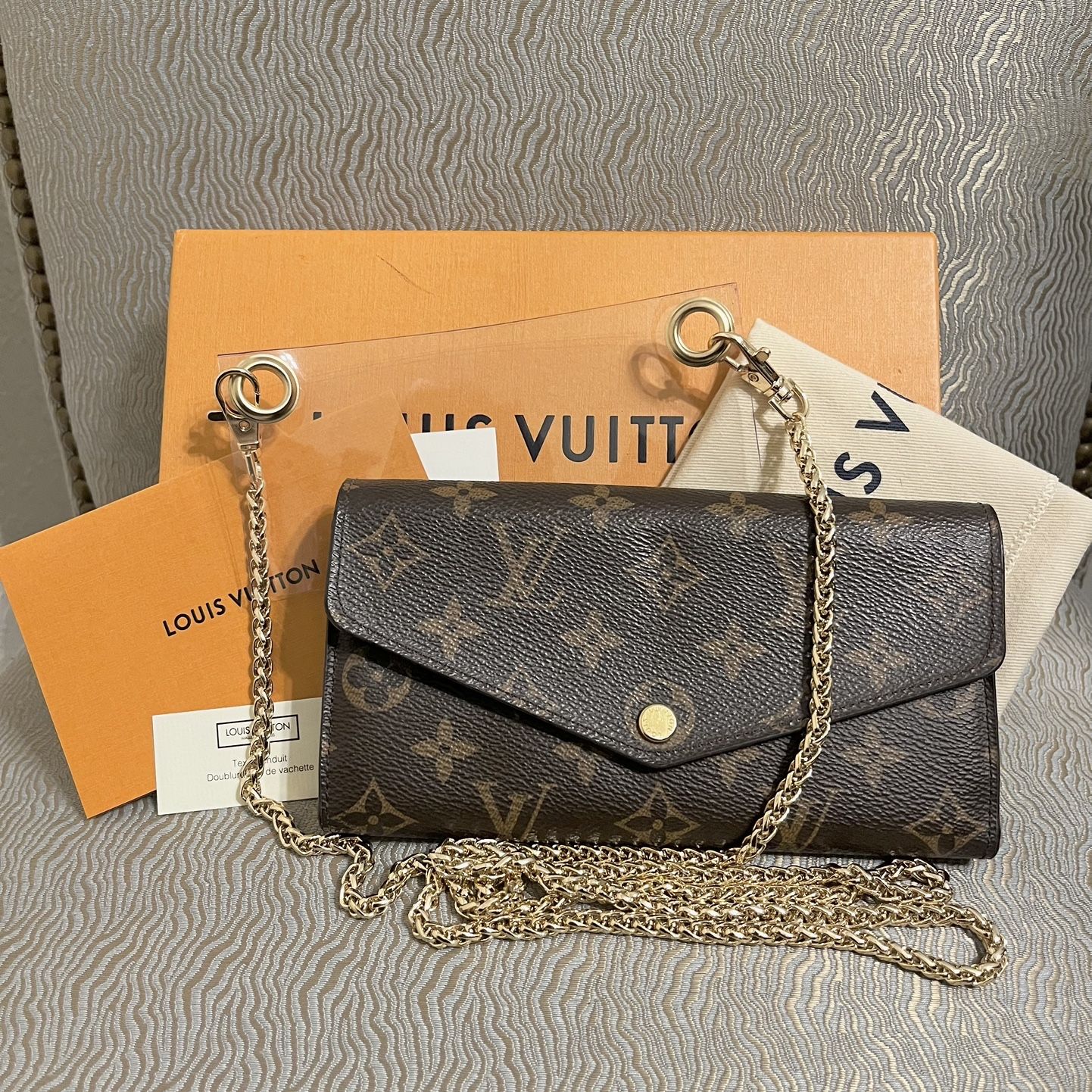 Louis Vuitton, Bags, Authentic Louis Vuitton Sarah Long Wallet W Credit  Card Slots