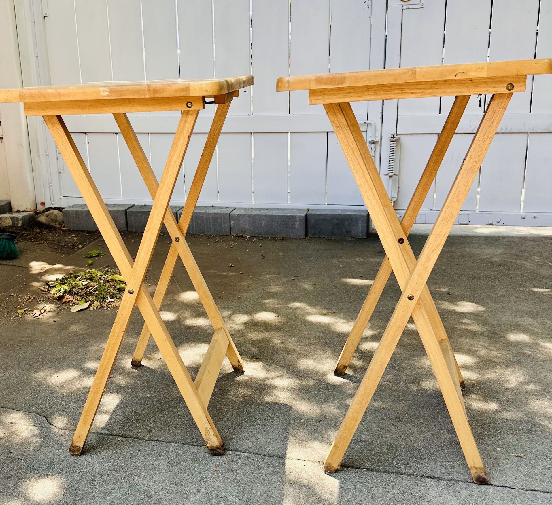 2 Serving Tables ~ Collapsable