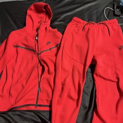 Nike Tech Fleece Men Medium 