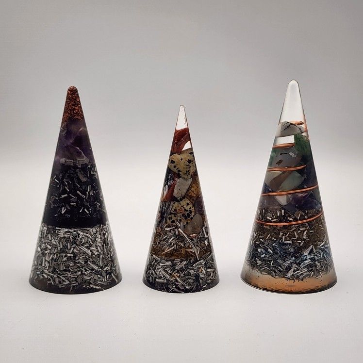 Handmade Orgonite Cone Set,Set of 3 Energy Chargers, Shungite Amethyst Rose Quartz, EMF Protection Grounding Spiritual Healing, Crystal Reiki Altar De