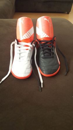 Indoor soccer shoes sz5 kids