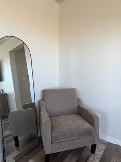 Accent chair