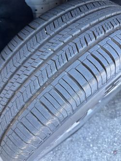4 set of wheels and tires 265/60R18 5x127