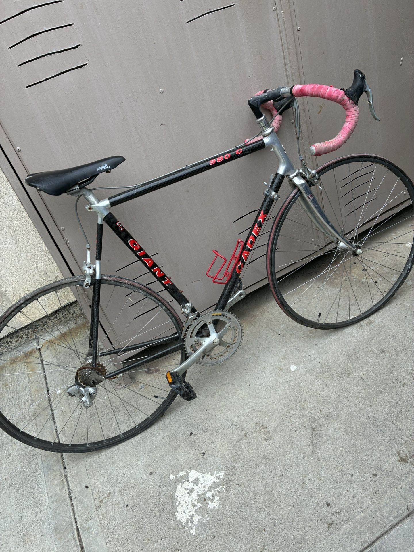 Giant Bicycle Carbon Fiber, Racing Bike Needs A Little Work As Is $50 Firm