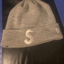 Fw23 Grey Supreme Beanie, One Size