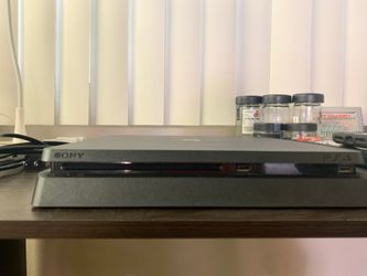 Barely used PS4