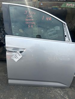 Honda Odyssey Front Door Passenger Side RH Silver 2011 2012 ; J350