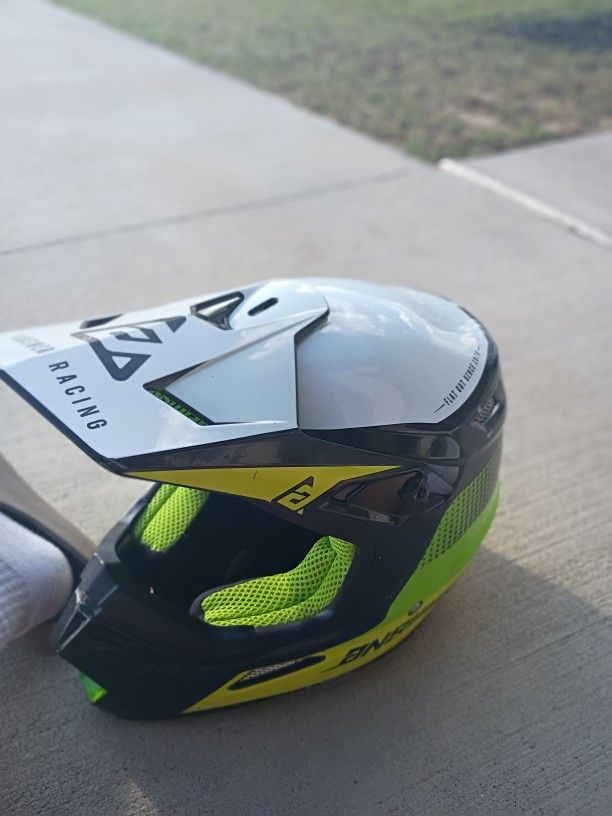 Answer Helmet