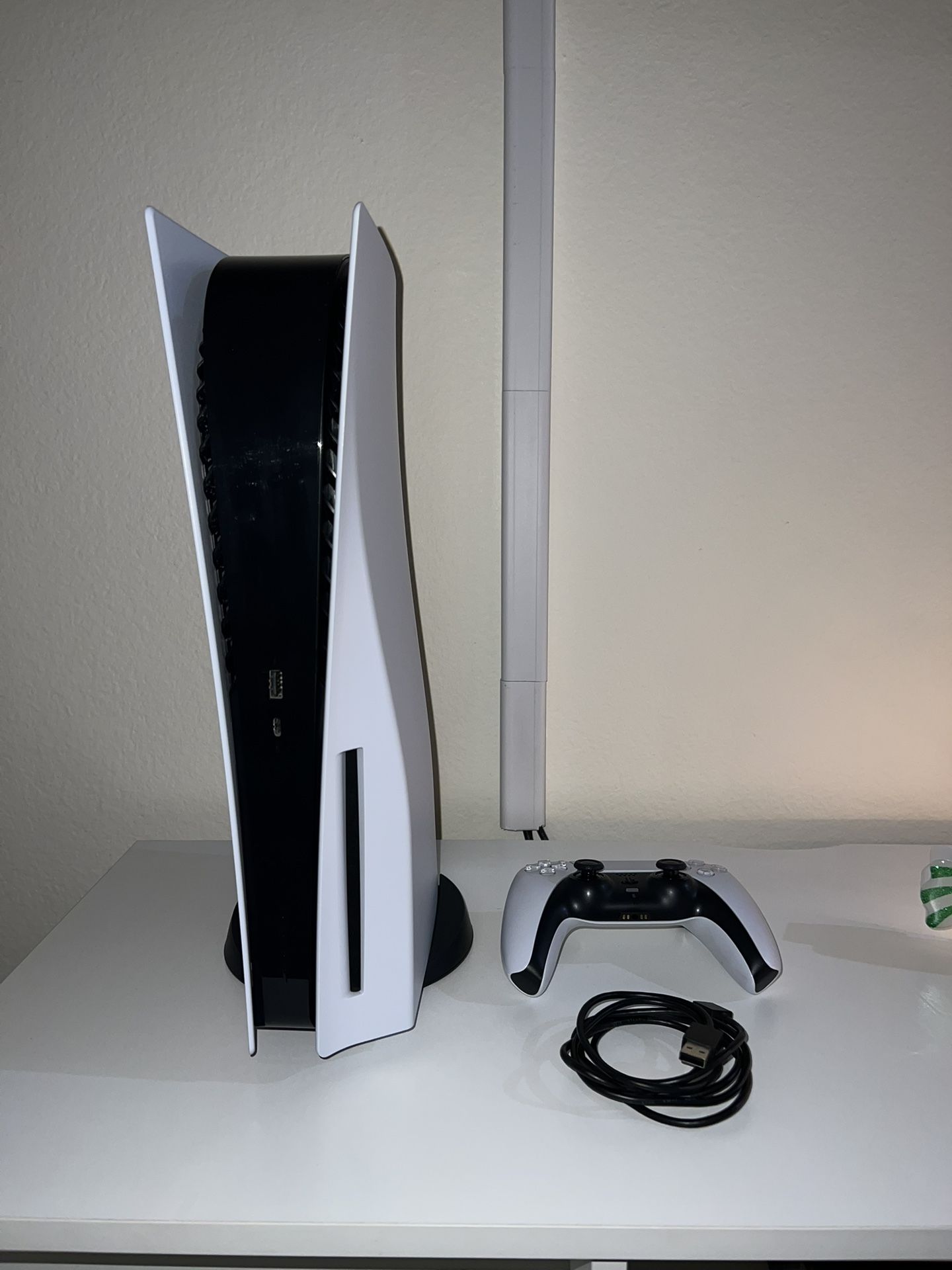 PlayStation 5 Disc Version W/ Pulse 3D Wireless Headset