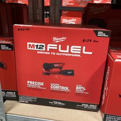 Milwaukee M12 Fuel 3” Random Orbital Detail Sander