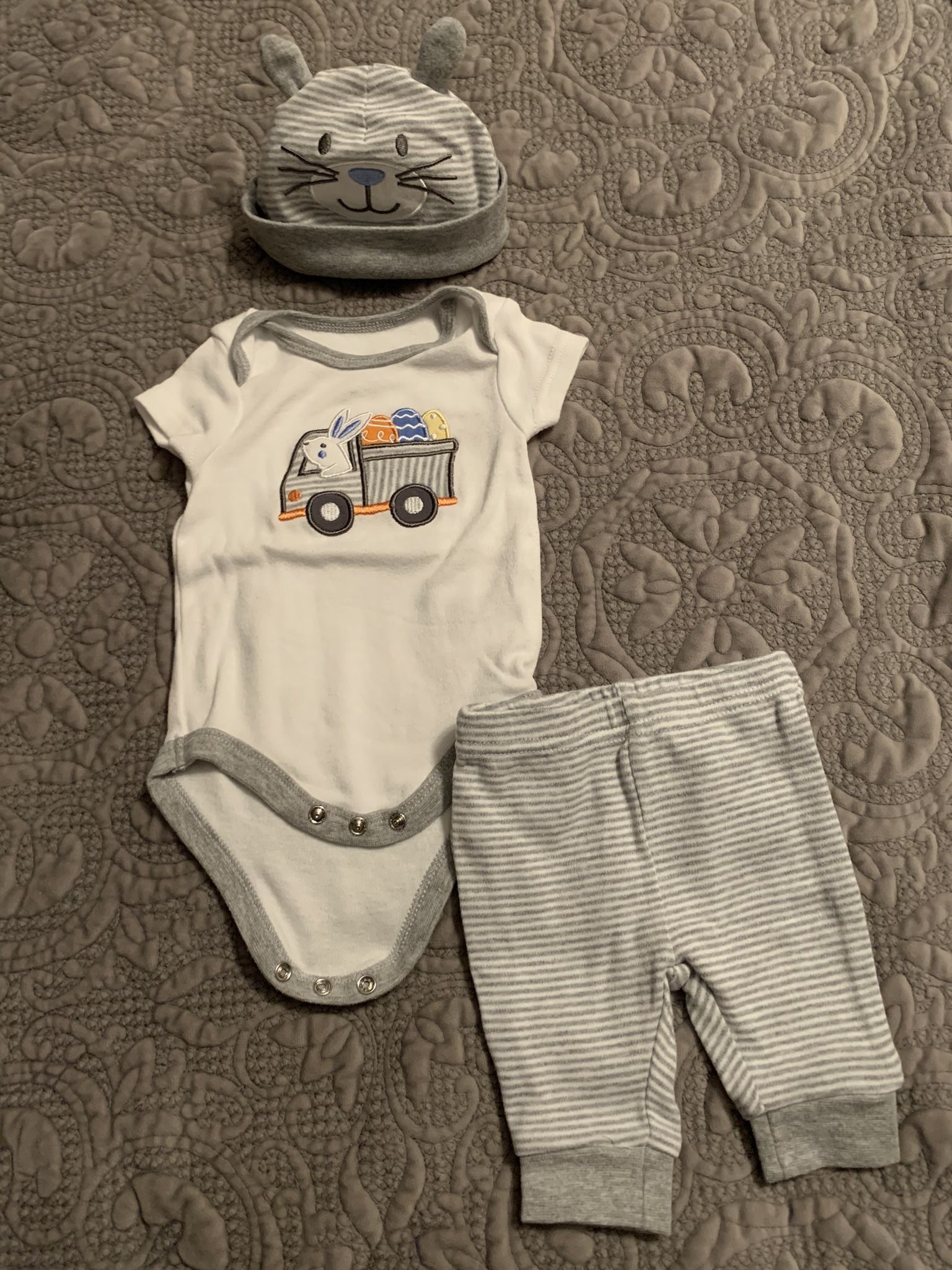 3 Mo- 3 Piece Easter Bunny Outfit With Bunny Hat