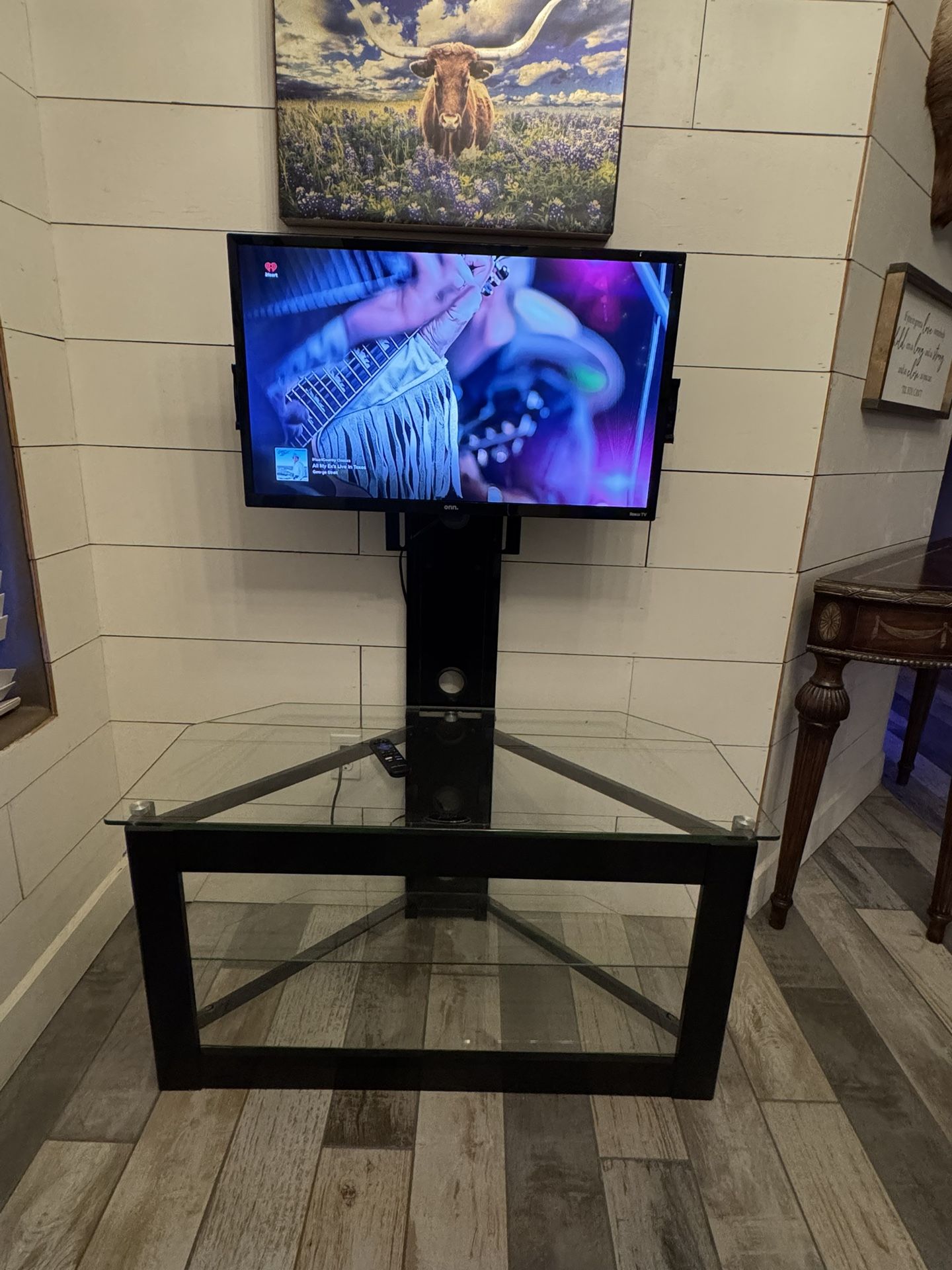32” Smart Tv and Glass Stand