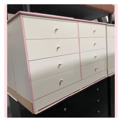 Dresser/ Eight drawers dresser