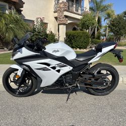2017 Kawasaki Ninja 300 ABS