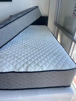 Twin mattress